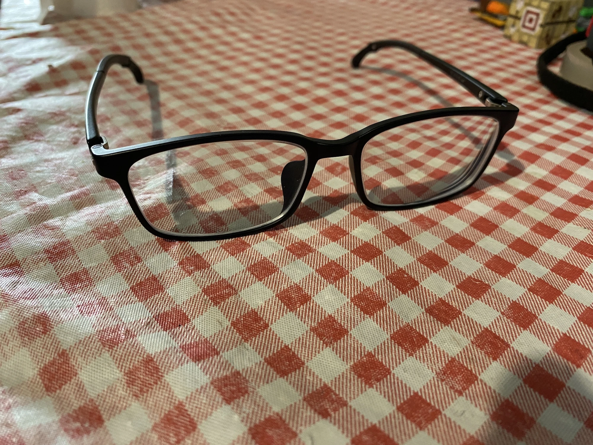 Glasses with AI-generated photo studio for ecommerce